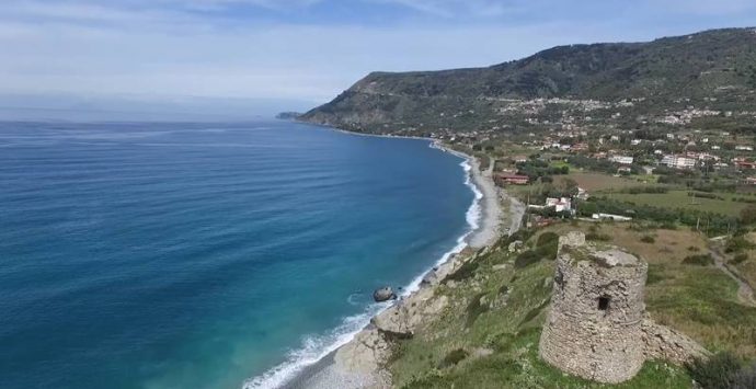 Joppolo, lavori alla Torre e al torrente Agnone: i dubbi dell’ex sindaco Vecchio