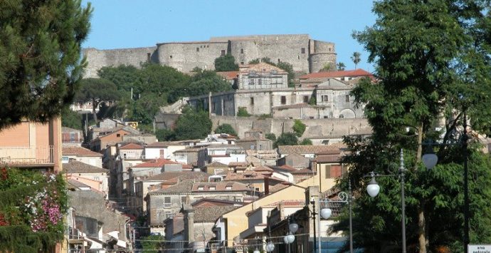 Candidati a sindaco di Vibo cercasi. La rabbia dei cittadini e le “bastonate” in arrivo – Video