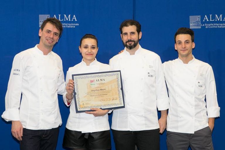 La vibonese Angelica Macrì si diploma pasticcera professionista a Parma