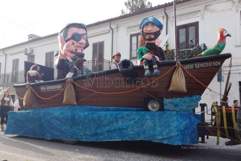 Carnevale 2018 | In migliaia a Mileto tra maschere, musica e danze (FOTO)