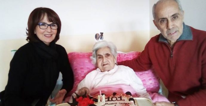 Mileto, a Casa Serena è festa per i 101 anni di nonna Cattolica
