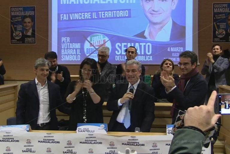 Politiche 2018 | L’abbraccio di Vibo a Mangialavori: «Da qui nascerà la nuova destra calabrese» (VIDEO)