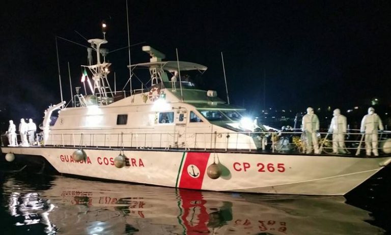 Soccorso migranti, la motovedetta Cp 265 di Vibo Marina in missione nel mar Egeo