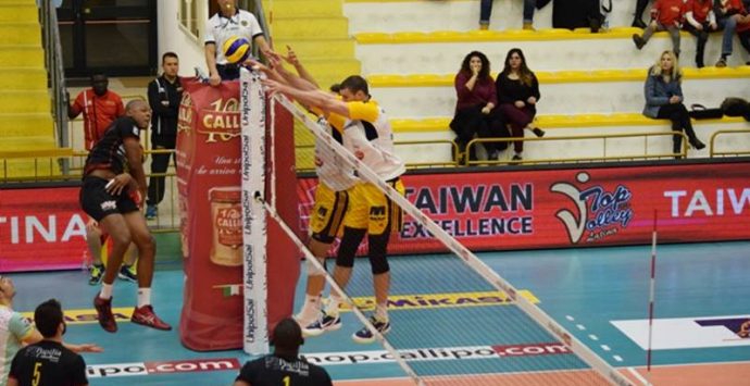 Superlega, Tonno Callipo ancora sconfitta in casa: al PalaValentia passa anche Verona (VIDEO)