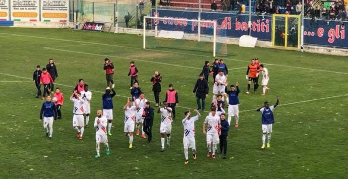 Serie D, la Vibonese stende in rimonta la capolista Troina