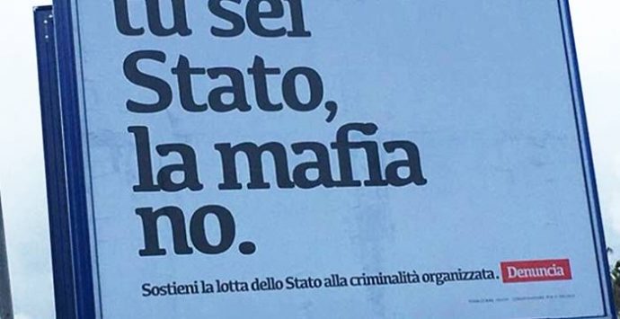 Se i messaggi contro la mafia ad alcuni danno più fastidio della mafia stessa