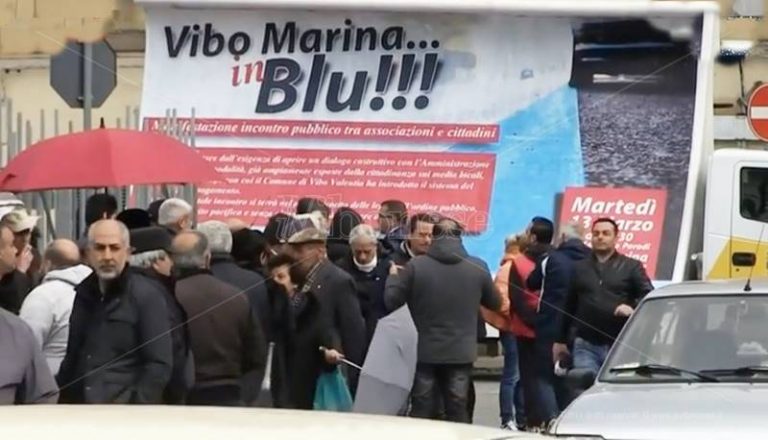 Strisce blu a Vibo Marina, le associazioni ricevute in Comune: «Soddisfatti ma vigileremo» (VIDEO)