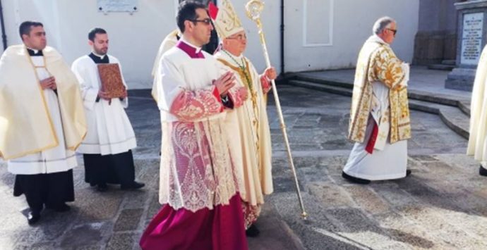 Monsignor Luigi Renzo si scaglia contro le “dottrine eretiche”