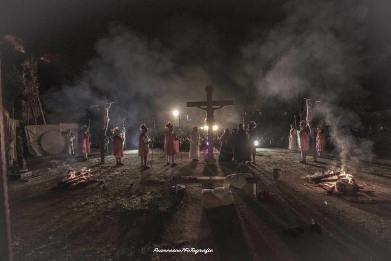 Dinami, in scena la quarta edizione della suggestiva “Passio Christi” (FOTO)