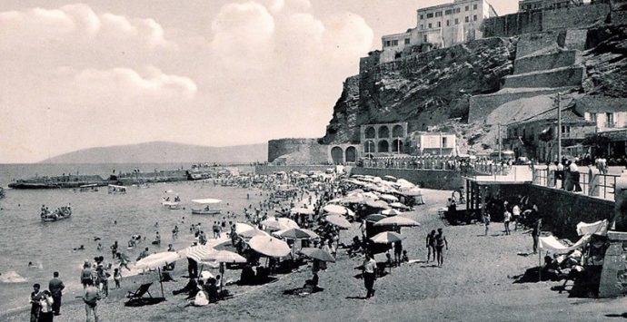 Quando a Pizzo i turisti erano “vagneri” e c’erano spiagge separate per maschi e femmine