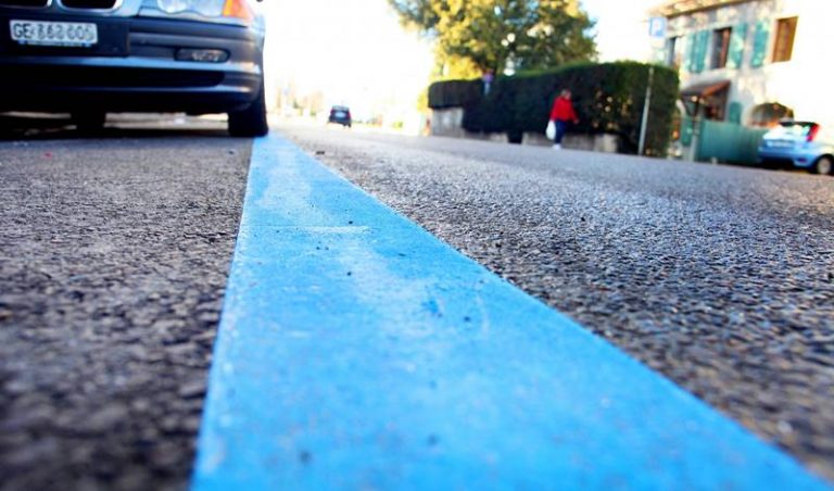 Parcheggi su strisce blu: due denunce a Vibo per abbonamenti contraffatti