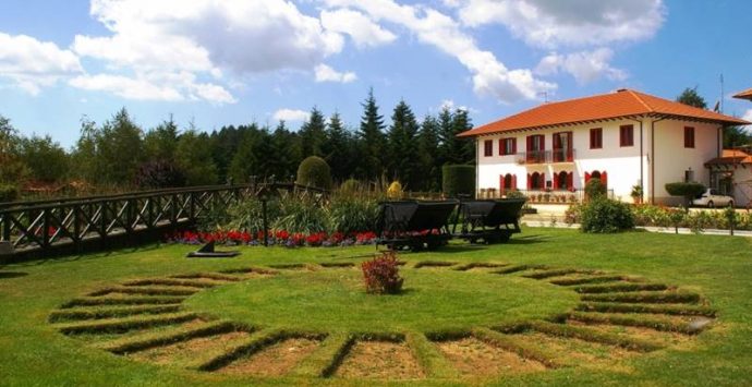 Villa Vittoria a Mongiana “zona militare”, il sindaco chiarisce: «Il parco non è chiuso»