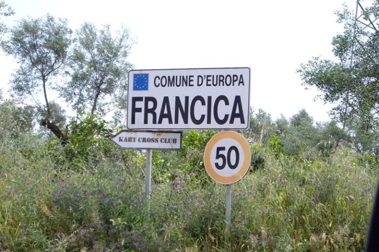 Francica, ottantenne accoltella figlia e nuora durante una lite