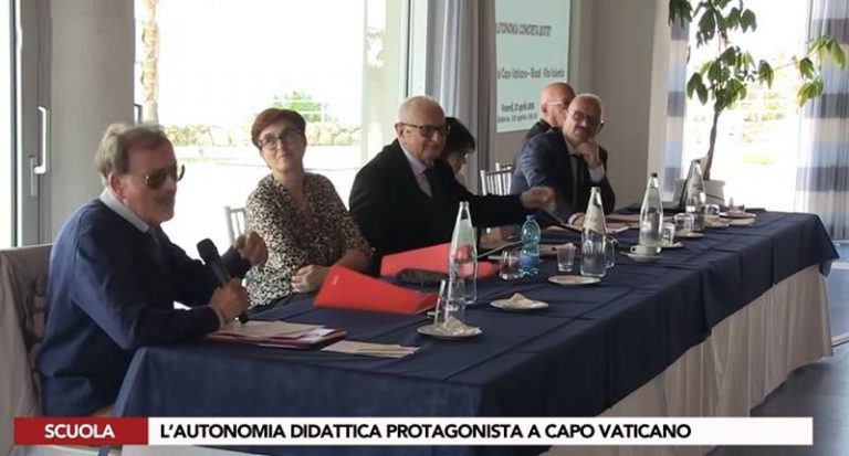 Autonomia scolastica, a Capo Vaticano esperti e docenti a confronto (VIDEO)