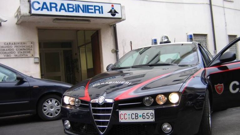 Controlli dei Carabinieri nella movida vibonese: una denuncia per armi