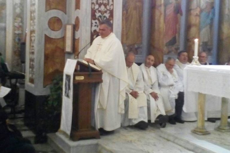 Pizzo in festa per i 25 anni di sacerdozio di don Salvatore Santaguida