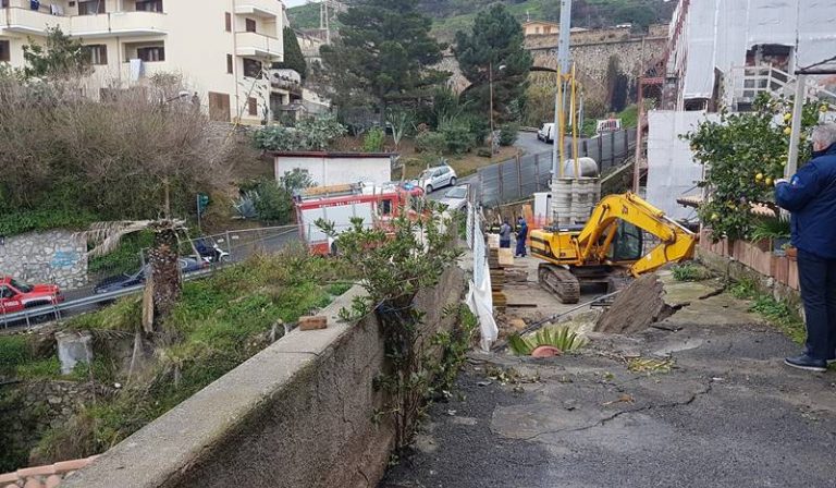 Crollo in via Carmine a Tropea, al via gli interventi di ripristino