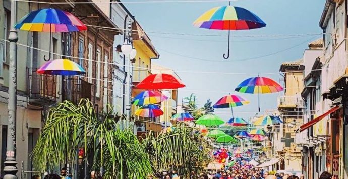 Successo per “Vibo in fiore”: la primavera irrompe al centro della città