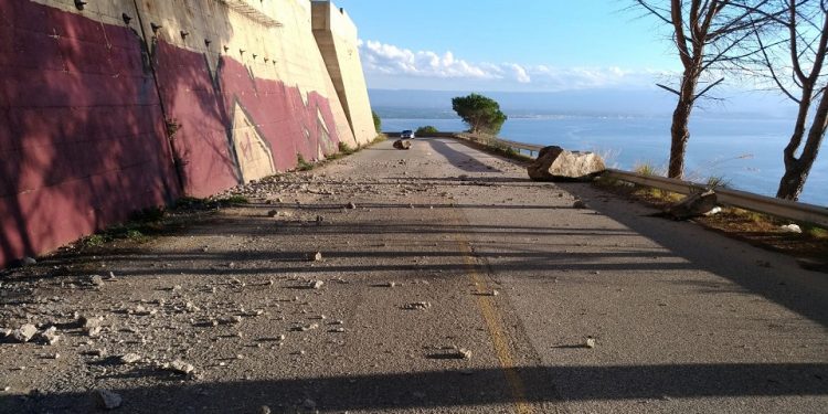 Strada del Mare chiusa: la vergogna continua e i cittadini si mobilitano (VIDEO)