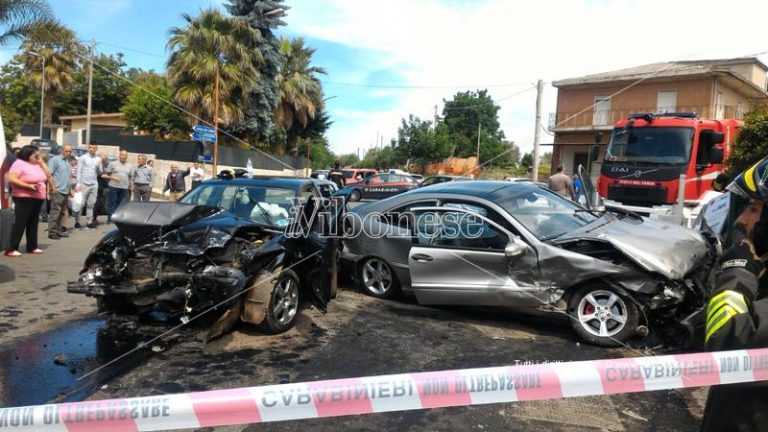 Incidente stradale nel Vibonese, due i feriti