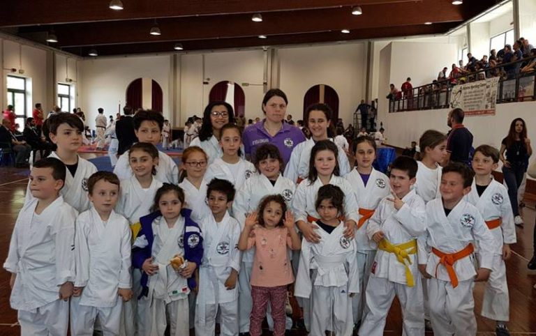 Karate, pioggia di medaglie per la Virtus Vibo al torneo Athlon Fijlkam