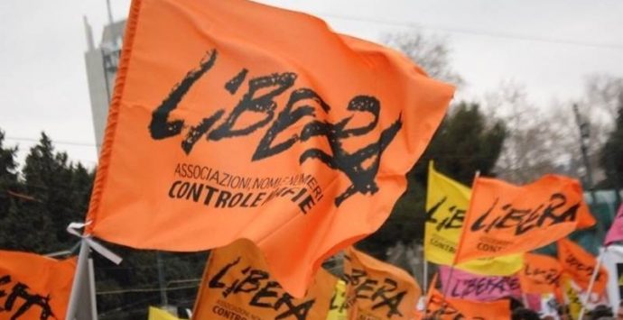 Sparatoria a Vibo: Libera scende in piazza per squarciare il velo dell’omertà