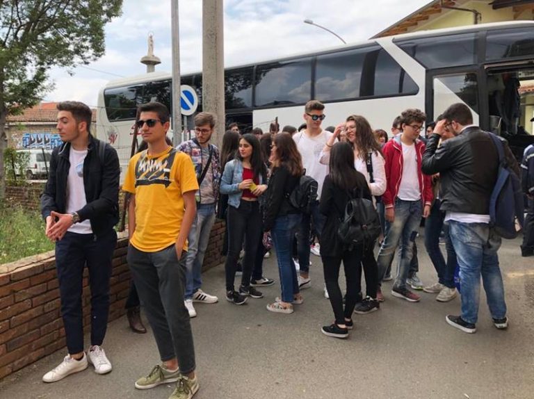 Gli studenti del “Capialbi” di Vibo si candidano a gestire l’Università antimafia di Limbadi (VIDEO)