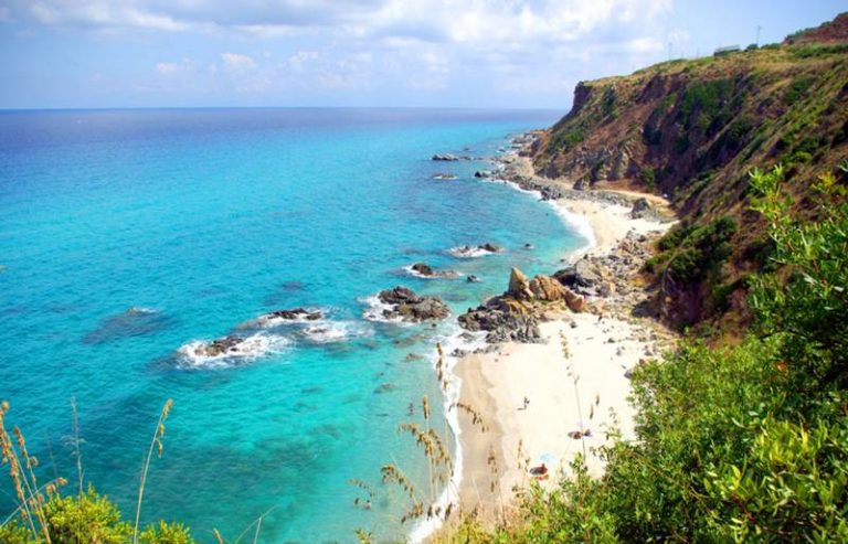 Fase 2, il rebus delle spiagge libere tra buonsenso e obblighi per i Comuni