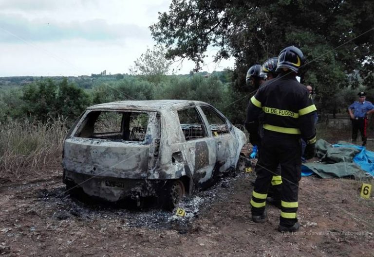 Giallo a Nicotera, cadavere ritrovato all’interno di un’auto carbonizzata -VIDEO