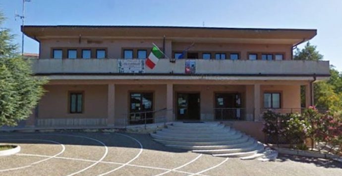 Comune di Filandari: “scossone” nella maggioranza, in quattro abbandonano il gruppo del sindaco