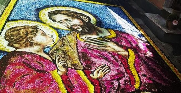 Potenzoni, bagno di folla per la XXVI edizione dell’Infiorata (FOTO)