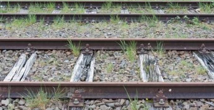 Stazione di Francavilla Angitola, dove i treni non fermano più (VIDEO)