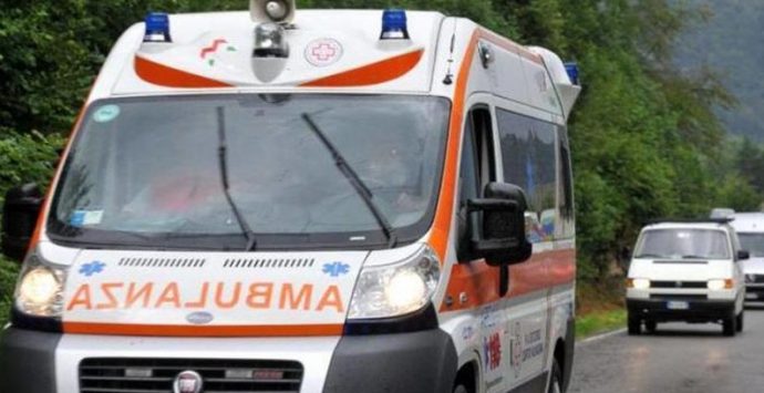 Grave incidente nel Vibonese, tre i feriti: due trasferiti a Catanzaro