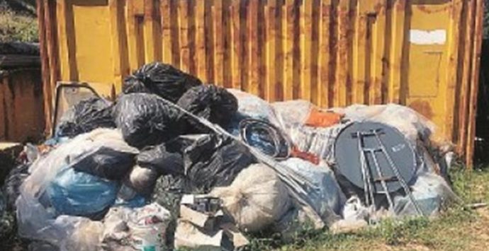 Discarica illegale sequestrata a Pizzo, in azione i carabinieri