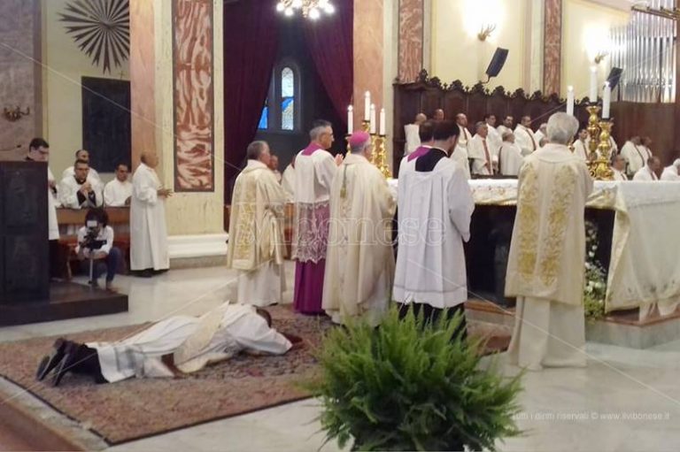 La diocesi di Mileto ha un nuovo sacerdote, ordinazione presbiterale per don Giuseppe Pileci
