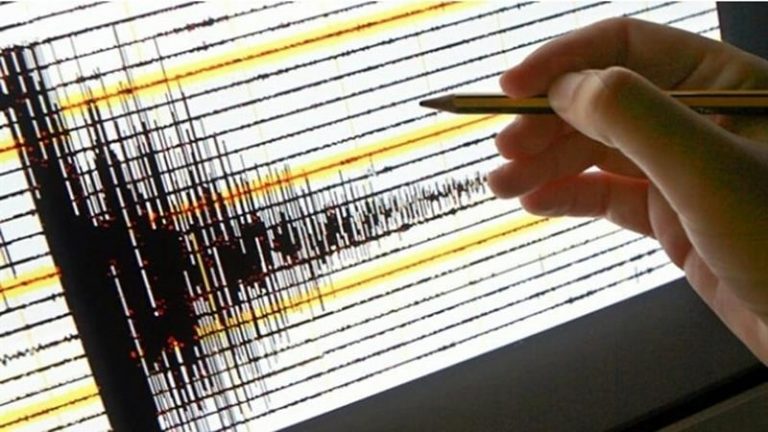 Terremoto al largo di Tropea, per l’Ingv la zona presenta una profonda sismicità