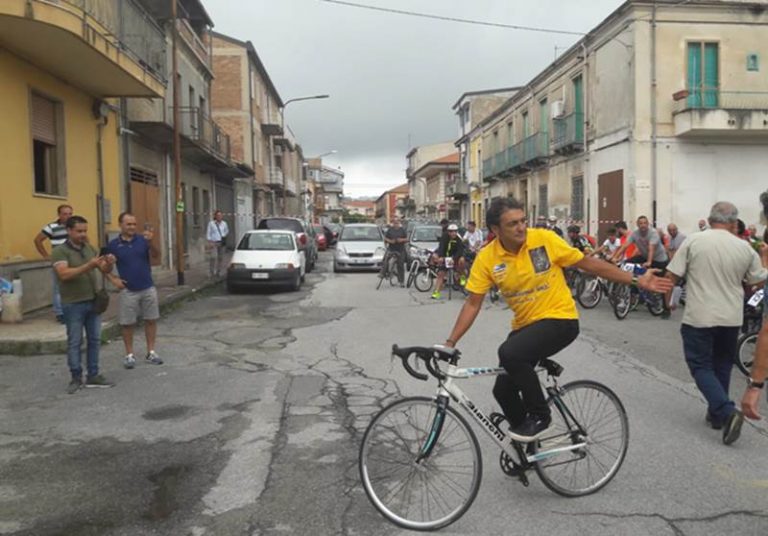 Successo a Mileto per la Ciclopedalata con il campione Claudio Chiappucci