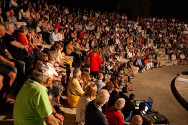 Il pubblico a Torre Marrana in occasione del primo spettacolo