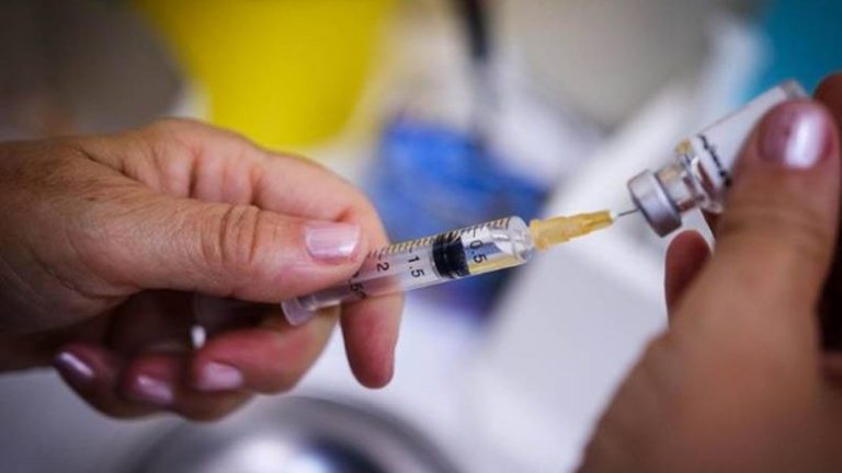 Vaccini anti-Covid a over 40, anche nel Vibonese prenotazioni slittate al 19 o 20 maggio