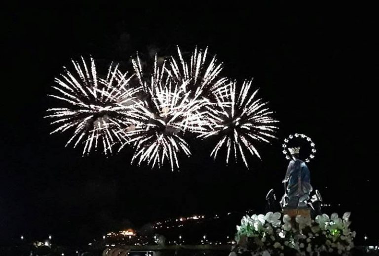 Vibo Marina celebra la sua Patrona, in migliaia al porto per la processione a mare