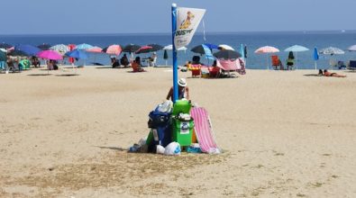 Lo Yin e Yang della monnezza prende forma a Bivona: spiaggia pulita a metà