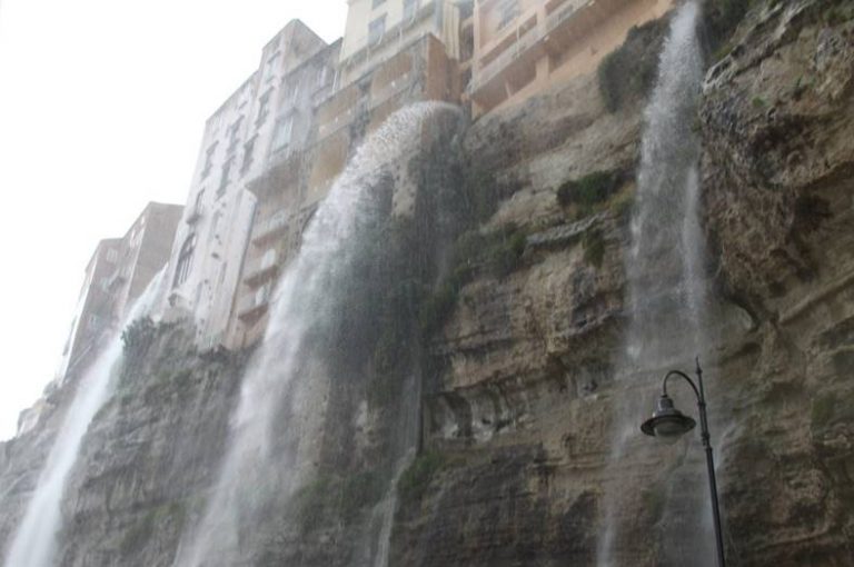 Il maltempo imperversa nel Vibonese, allagamenti e frane a Tropea e Zambrone (FOTO-VIDEO)