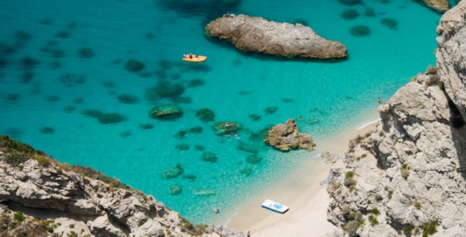 Presenze turistiche in Calabria e nel Vibonese, Oliverio e Federalberghi in disaccordo (VIDEO)
