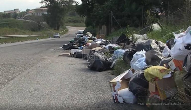 Strade pattumiera e degrado senza fine a Vibo, era questa “La città che vorrei”? (VIDEO)