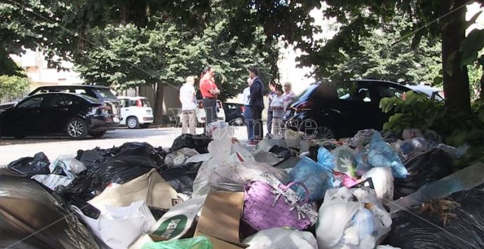 Rifiuti, a Vibo è ancora caos: città in piena emergenza ambientale (VIDEO)