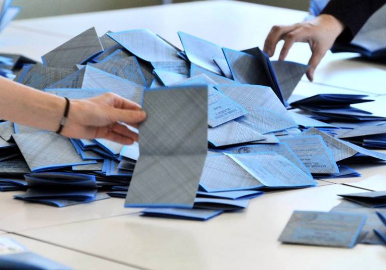 Comuni commissariati, Nicotera e Tropea tornano al voto il 21 ottobre