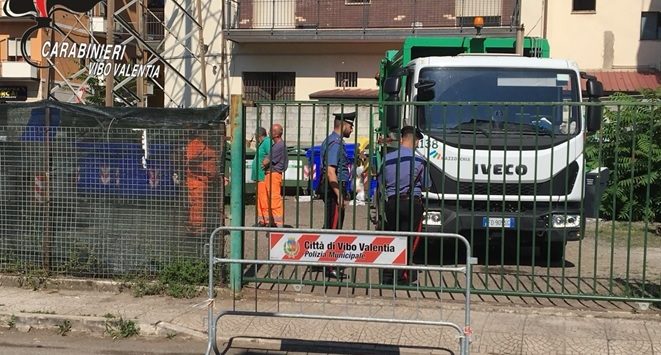 Sequestro dell’Eco-punto in centro a Vibo, i residenti: «Ora si avvii il “porta a porta”»