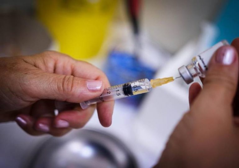 In Calabria oggi 5.400 vaccini AstraZeneca: dosi anche per Vibo Valentia