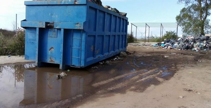 Discarica illegale a Caroniti: raccolti i rifiuti resta il percolato