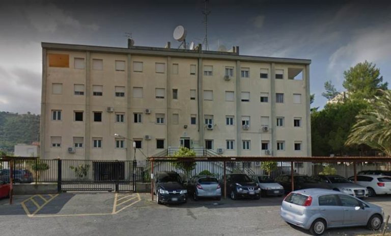 Aggressione a Tropea, i carabinieri procedono per tre reati